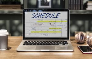 gambar jadwal pekerjaan di laptop