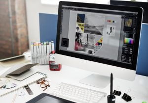 Tampilan sebuah Mac yang menampilkan visual desain 
