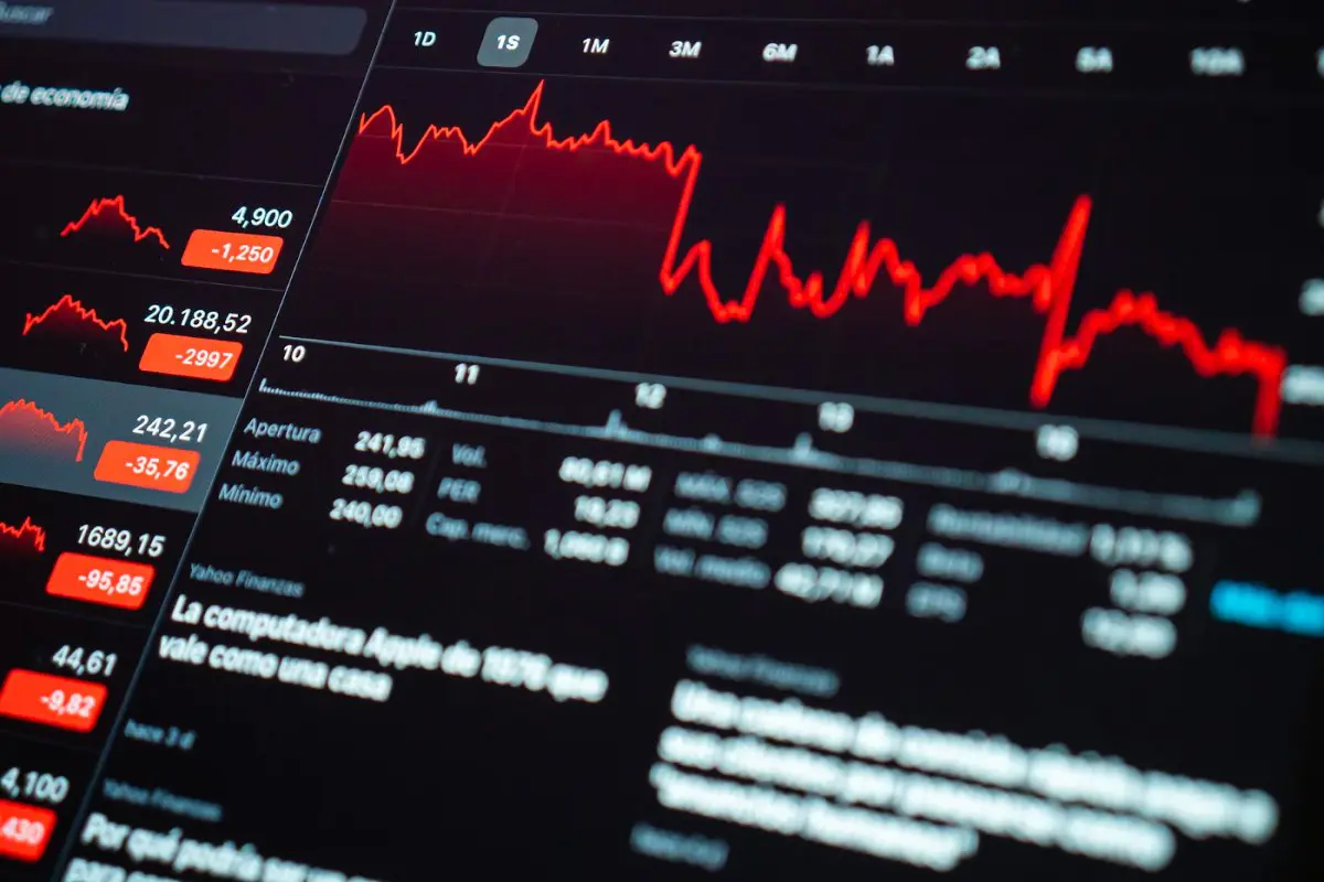 Suspend Saham
